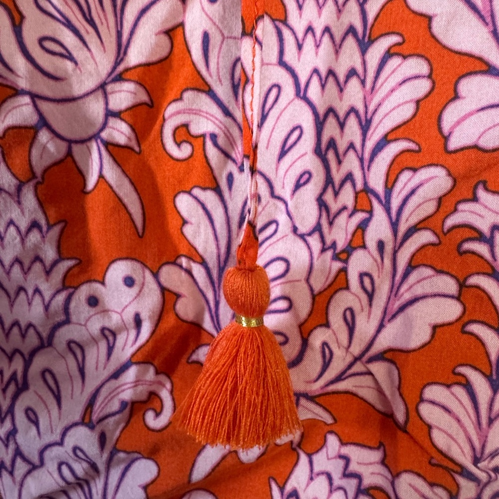 Bright and fun! Rose & Olive Red and Pink Floral V-Neck Ruffle Blouse - Picture 2 of 4